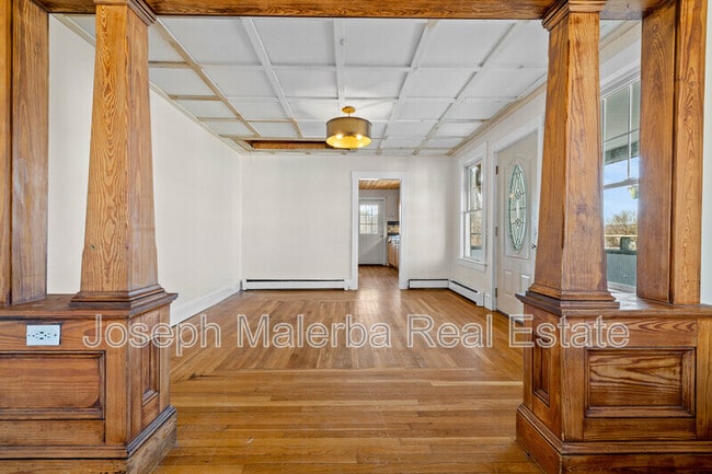 Building Photo - 95-97 Ashland St