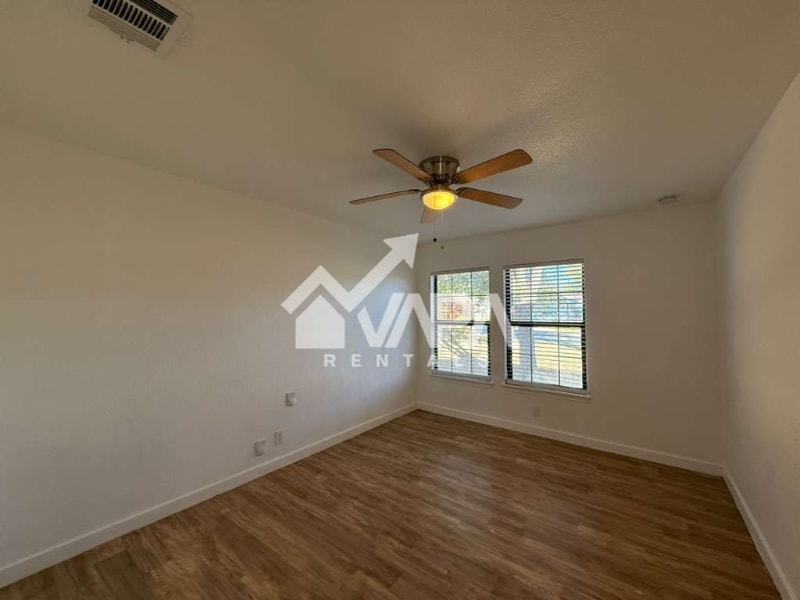 Building Photo - 10038 Raven Field Dr