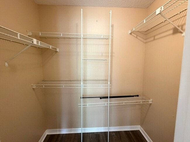 Building Photo - 625 Remington Oak Dr