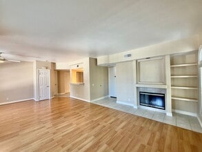 Building Photo - Gorgeous Two Bedroom in La Jolla with Two Garages!