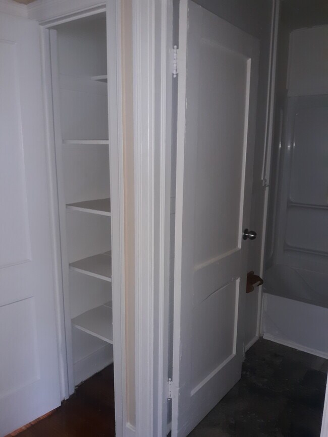 Building Photo - 1428 Sherman Ave