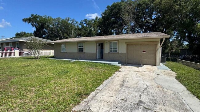 Building Photo - 37321 Safari Dr