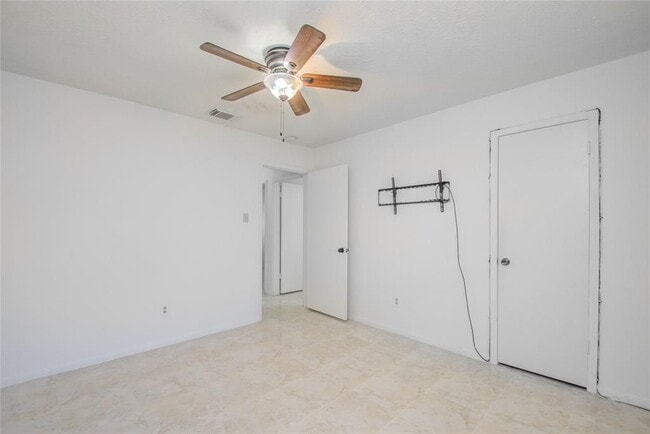 Building Photo - 11527 Sagewillow Ln