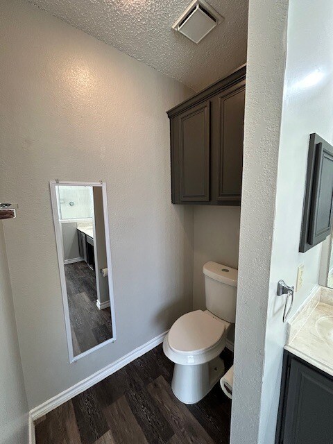 Master Bathroom - 4729 Waterway Dr N
