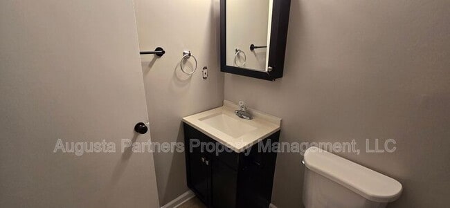 Building Photo - 2511 Drayton Dr