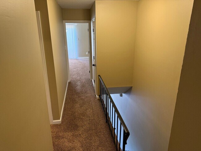 Building Photo - ** Holiday Special ** No rent until January 1st, 2026 plus $100 CASH bonus - Exp. 12/31/25