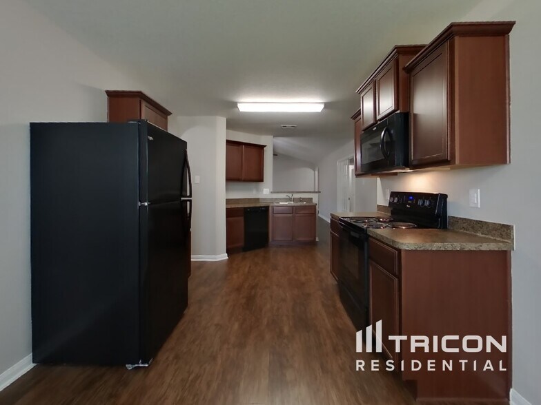 Building Photo - 2417 Regatta Ln