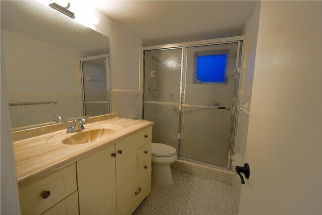 Building Photo - 1075 92nd St