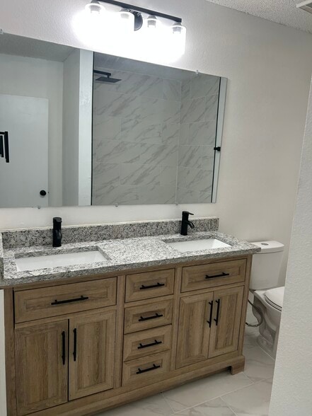 Building Photo - 12219 Armenia Gables Cir