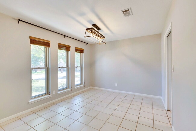 Building Photo - 5309 Beckett Cir