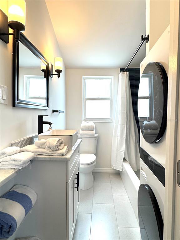 Building Photo - 6980 Poinsetta Ave