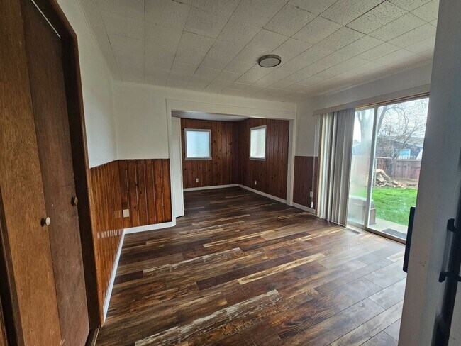 Building Photo - Charming 3-Bedroom Home