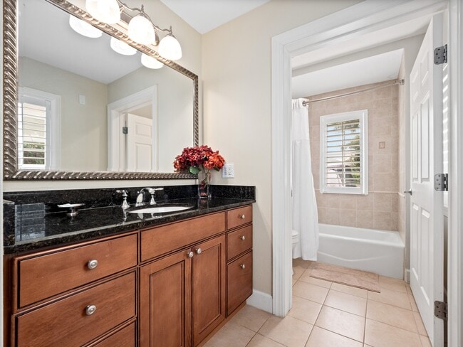Building Photo - 1368 Centre Ct Ridge Dr