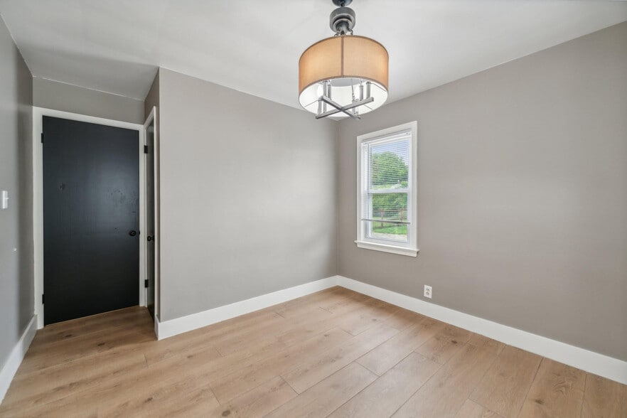 bedroom 1 - 1639 Harwich Rd