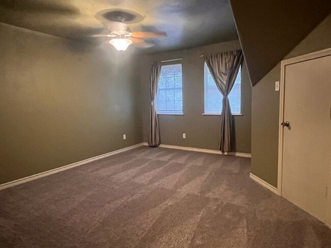 Building Photo - Gated Entry 5 bedroom, 3.5 Bath Home on 16+ Acres in Cleburne - Bring your horses and cattle!