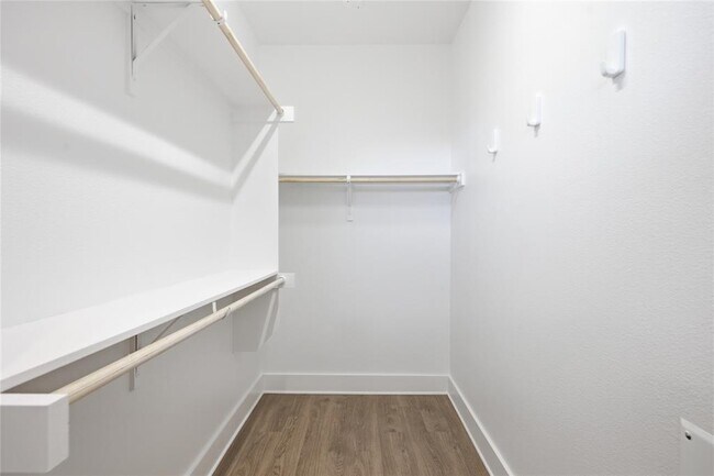 Building Photo - 4704 Sunset Trail