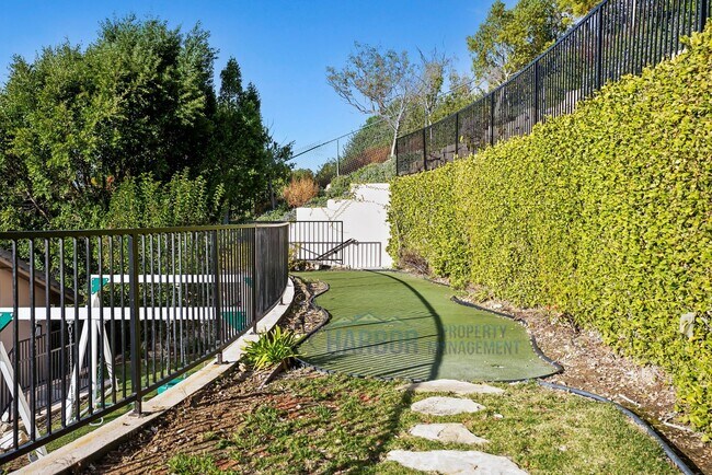 Building Photo - Palos Verdes Estates luxury home is now av...