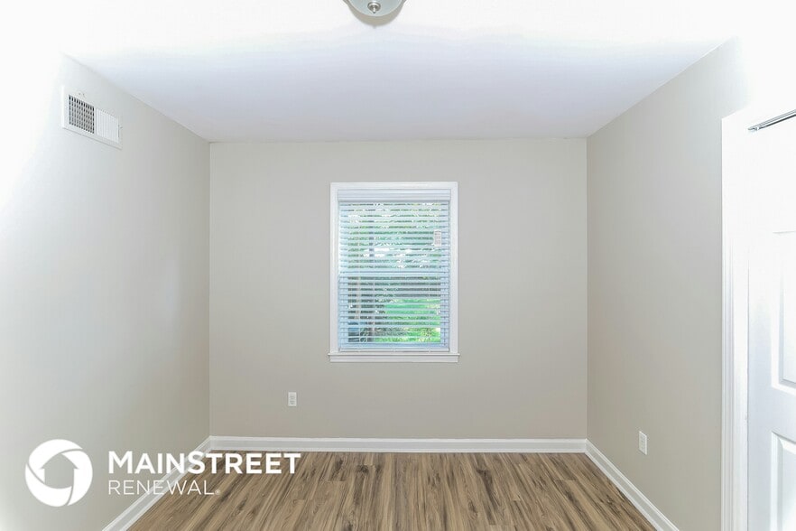 Building Photo - 6350 Limewood Ave
