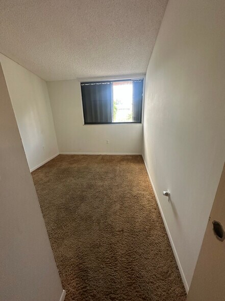 Building Photo - 7625 SW 106th Ave