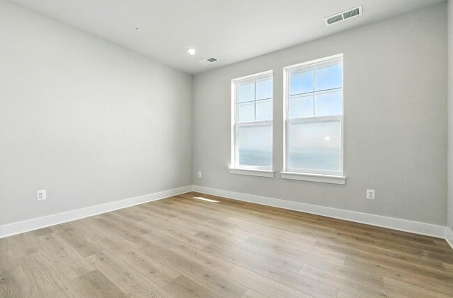Building Photo - 218 Switchgrass Wy