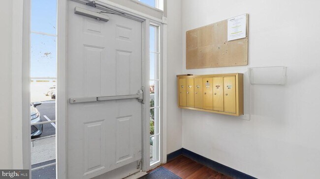 Primary Photo - 164 Kendrick Pl