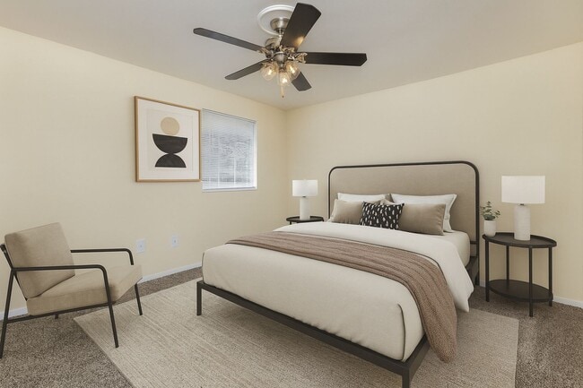 Building Photo - 10605 N 56th St