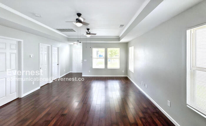Building Photo - 222 Bermuda Lakes Dr