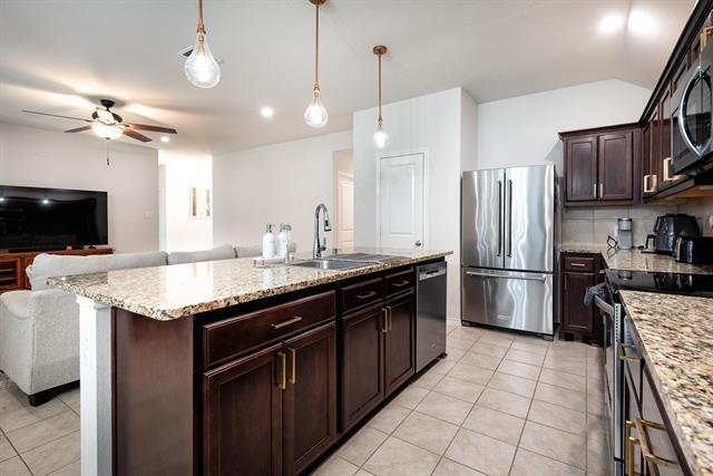 Building Photo - 525 Cottonview Dr