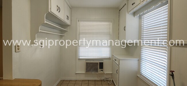 Building Photo - 2 bedroom Irving home for rent!