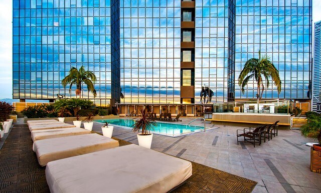 Sundeck - 1100 Wilshire Blvd