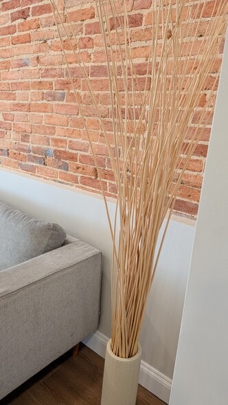 Building Photo - 628 Portland St