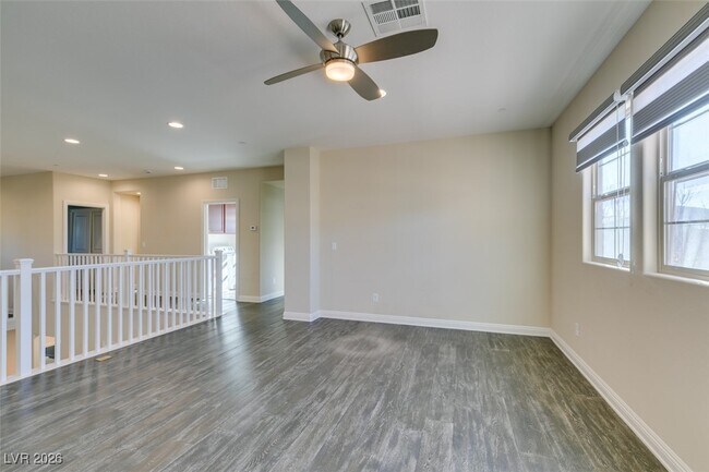 Building Photo - 2497 Birch Hollow St