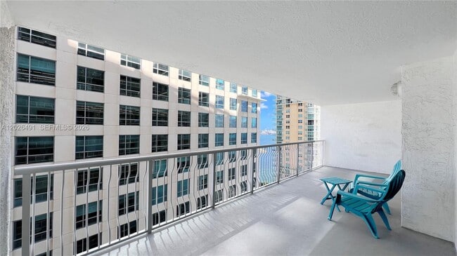 Building Photo - 1200 Brickell Bay Dr