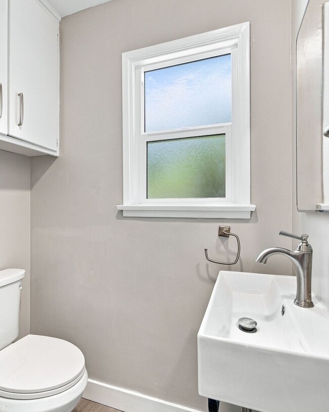 Building Photo - 259 Sturtevant Dr