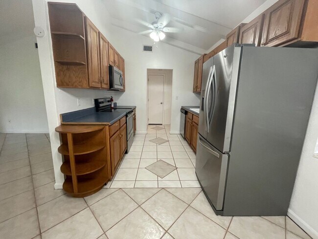 Building Photo - 2526 NW 54th Blvd