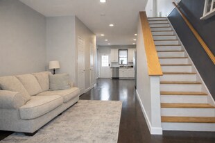 Building Photo - 1623 Swain St