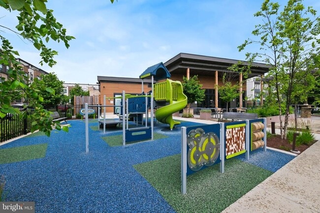 Building Photo - 16560 Crabbs Branch Way