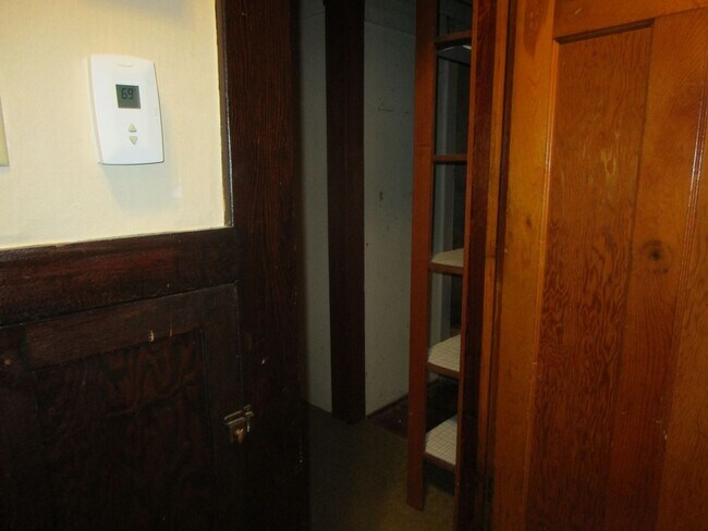 Building Photo - 607 N Juliette Ave