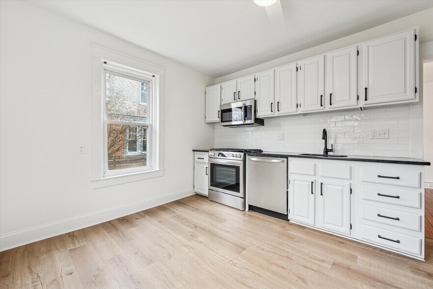 Building Photo - 10 W Jefferson St