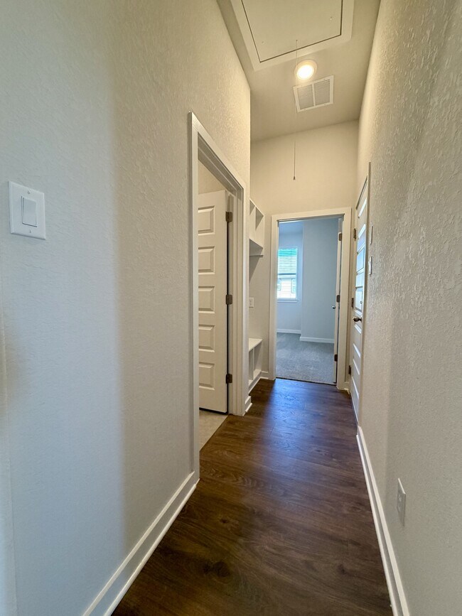 Building Photo - 14427 Inspiration Pt