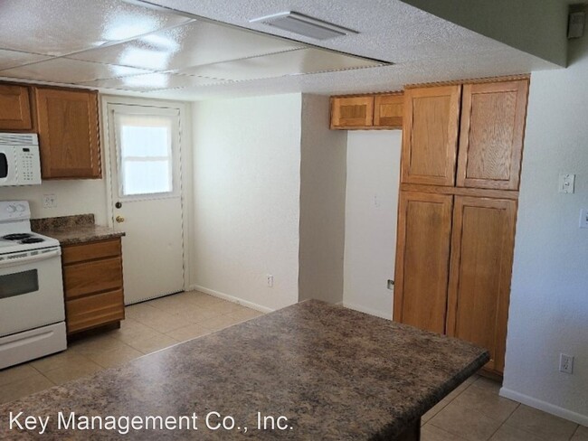 Building Photo - 3 br, 2 bath House - 4923 W. Christy Drive