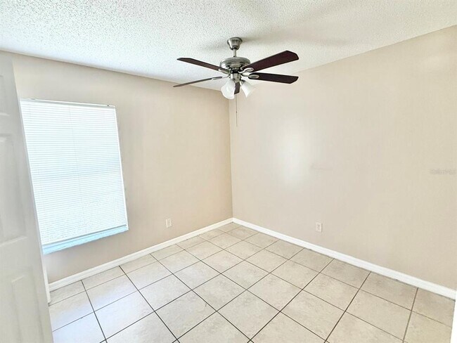 Building Photo - 2414 Harbor Town Dr