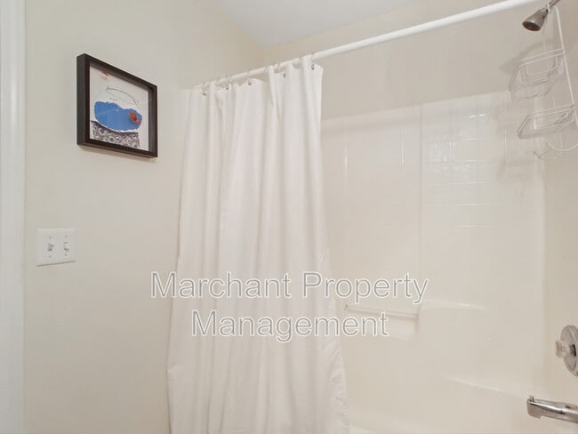 Building Photo - 527 Fagin Cir