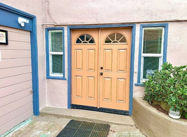 Building Photo - 5930 Orchard Ave