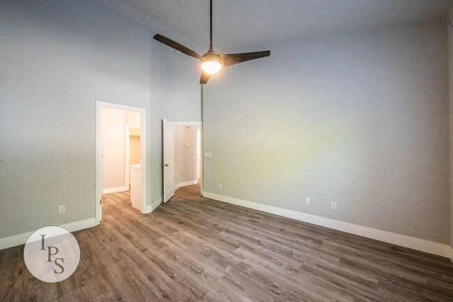 Building Photo - NorthWest Fresno Home, 3BR/2BA, Built 2005...