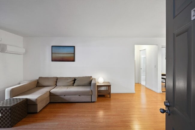 Building Photo - 2702 Somerset Park Cir