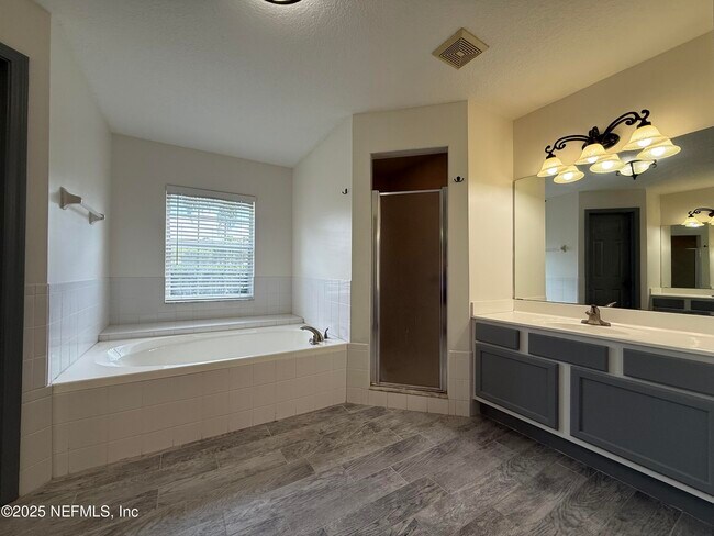 Building Photo - 4725 Innisbrook Ct N