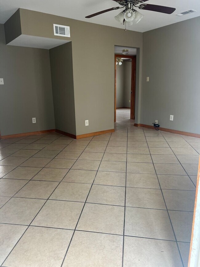 Building Photo - Eagle Duplex