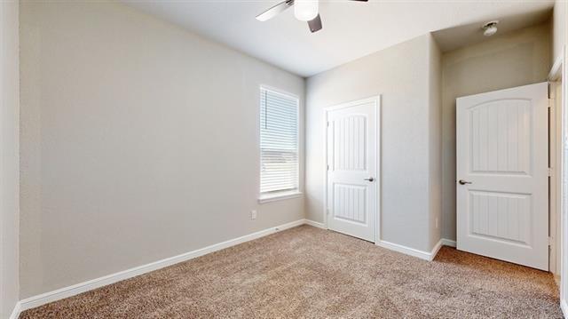 Building Photo - 1000 Meadow Scape Dr