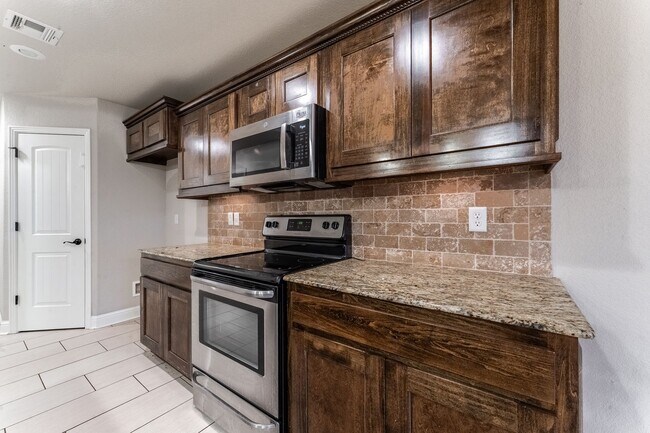 Building Photo - 2091 Eagle Dr